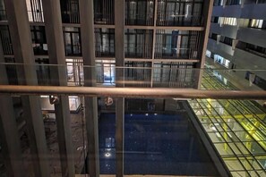 تجهيزات عازلة للصوت