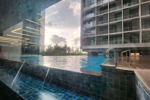 Outdoor pool - My Misto Homestay, Riverson Soho (Kota Kinabalu)