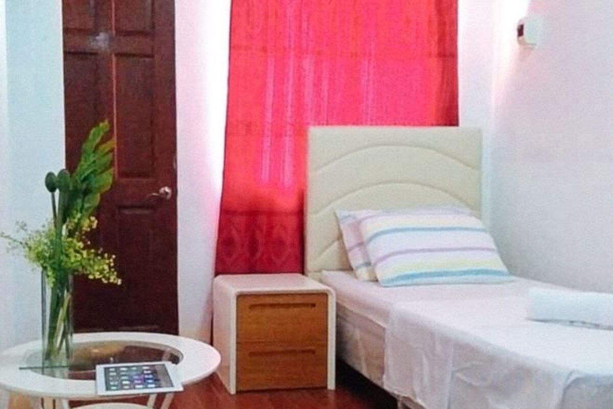 RedDoorz Room