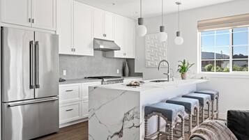 KylskÄp, ugn, spishÀll och diskmaskin