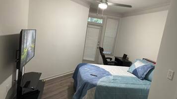 1 bedroom, iron/ironing board, WiFi, bed sheets