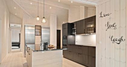 Nice home in Tisvildeleje with WiFi