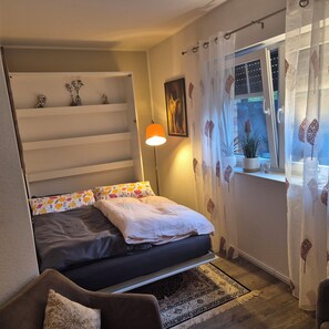 1 chambre, lit parapluie, Wi-Fi gratuit, draps fournis
