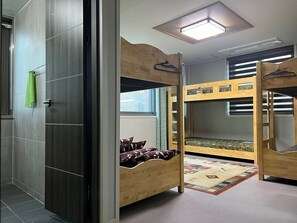 Een laptopwerkplek, gratis wifi