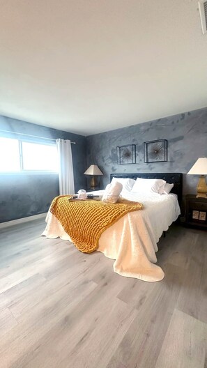3 chambres, fer et planche à repasser, Wi-Fi, draps fournis