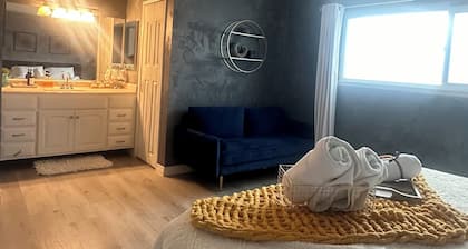 Charming 3bedrms Upland house WiFi & AC Laundry PetFriendly near Ontario Airport