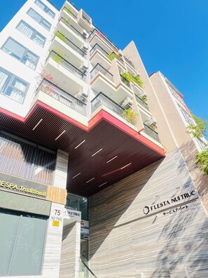 Front of property - FLESTA Nui Truc Serviced Apartment & Hotel (Hanoi)