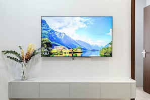 City Apartment | Living area