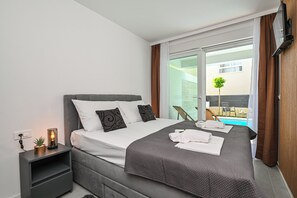 Appartement luxueux, 3 chambres, piscine privée | Fer et planche à repasser, lit de bébé (gratuit)