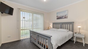 Room - Rosebud Family Retreat (Rosebud)