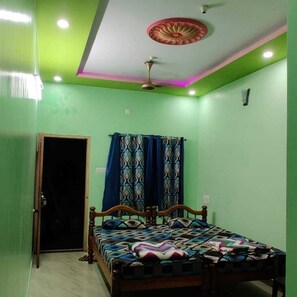 Deluxe Room | Desk, free WiFi - Saimatha Residency (Kumta)