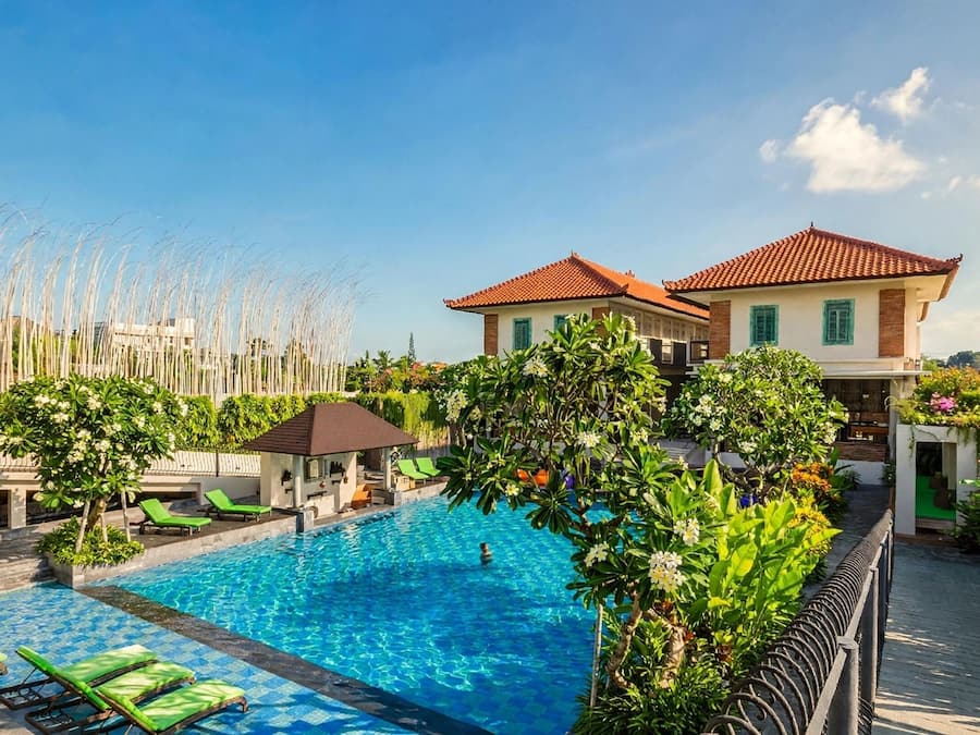 Kolam renang outdoor