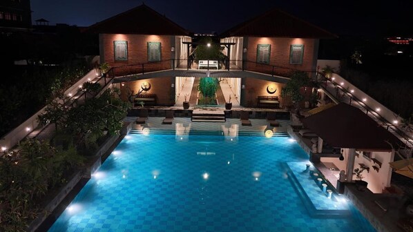 Outdoor pool - SOLTERRA SEMINYAK Boutique Hotel & Spa Powered By Archipelago (Seminyak)