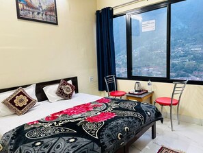 Standard Double Room | Free WiFi, bed sheets - Goroomgo Royal Sainik mando (Bhatwari)