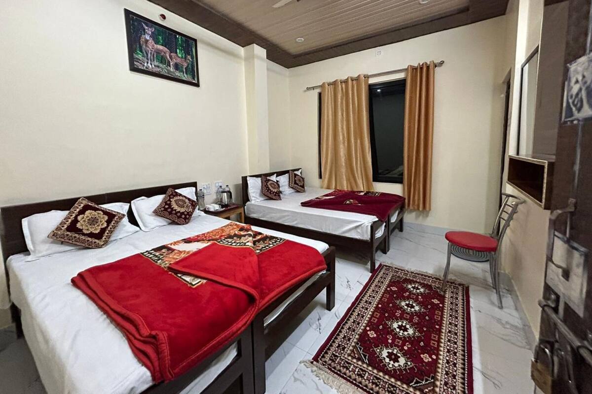 Standard Quadruple Room | Free WiFi, bed sheets