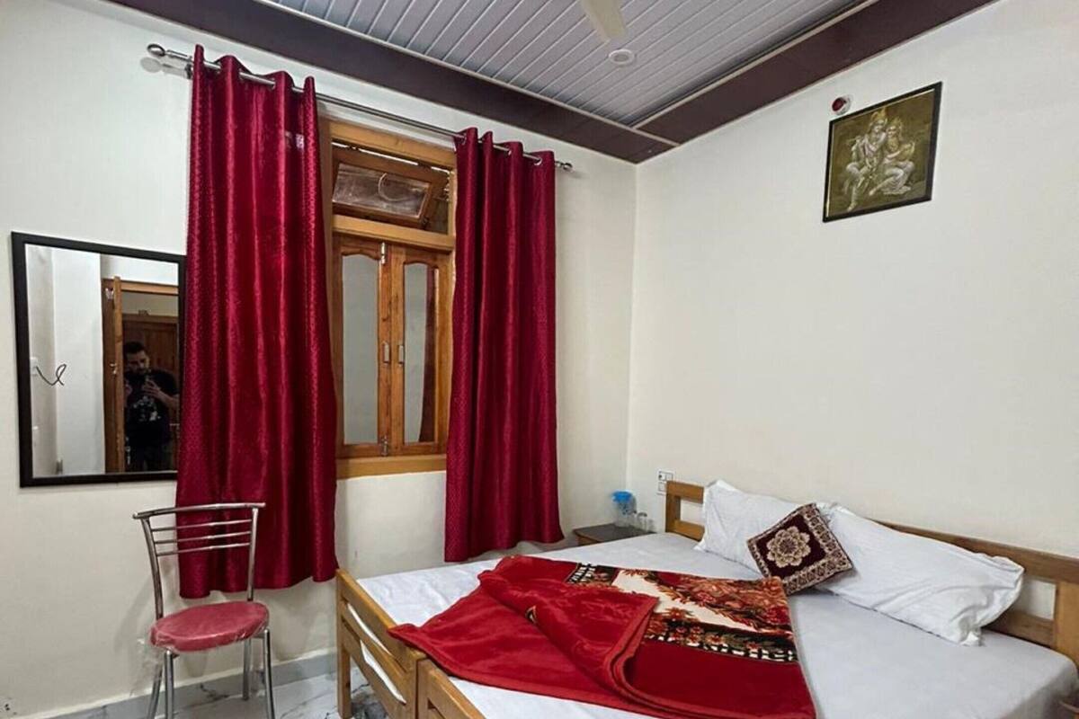 Standard Triple Room | Free WiFi, bed sheets