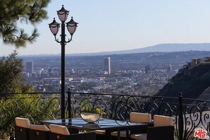 Outdoor dining - Casa del Sol in the Hollywood Hills-Views, Pool, Best Location!  (Los Angeles)