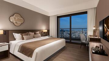 1 slaapkamer, donzen dekbedden, een kluis op de kamer, een bureau