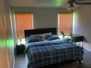 3 bedrooms, iron/ironing board, WiFi, bed sheets - Beautiful new 3-bedroom townhome in Odessa with AC, WiFi. Enjoy your stay (Odessa)