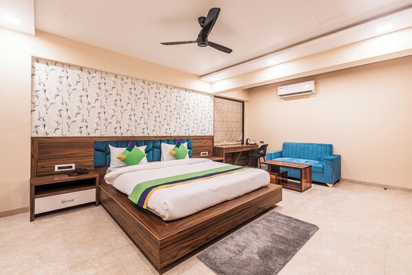 Luxury Suite - Lemon Wood Suites (Pune)