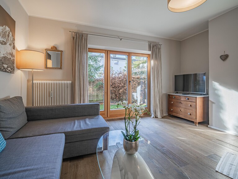 Stylish Apartment With Garden In Kitzbühel - Kitzbuhel