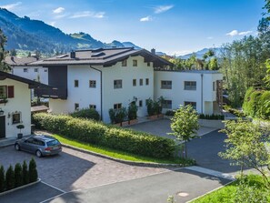 Exterior - Stylish apartment with garden in Kitzbühel (Kitzbühel)