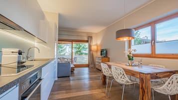 KĂŒhlschrank, Ofen, Herdplatte, GeschirrspĂŒler