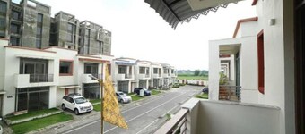 Peacefull Villa with homely atmosphere.Fully furnished with Air Conditiner,