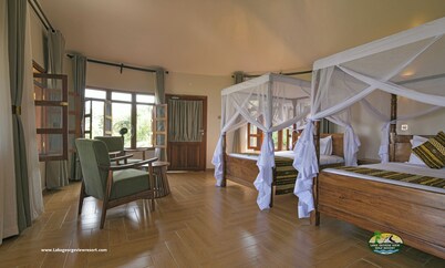 Lake George View Golf Resort