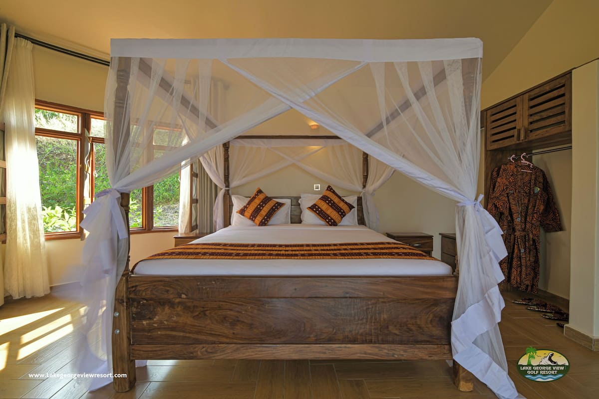 Deluxe Single Room, Lake View | In-room safe, desk, laptop workspace, blackout curtains