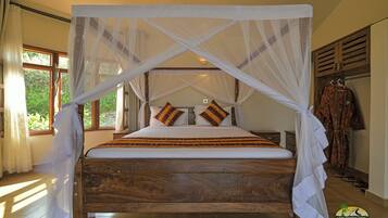 Chambre Simple Deluxe, vue lac | Coffres-forts dans les chambres, bureau