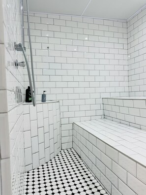 Sauna, steam room, hydrotherapy, aromatherapy, hot stone massages - Conductor's Inn  (Tsumeb)