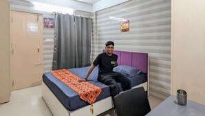 Double Room | WiFi (free) - C Suite - Hayward (Bengaluru)