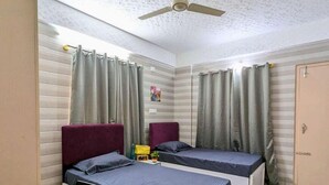 Double Room | WiFi (free) - C Suite - Hayward (Bengaluru)