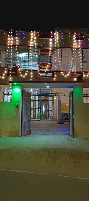 Exterior - Goroomgo Namo Ayodhya Ji Palace (Faizabad)