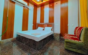 1 bedroom, free WiFi, bed sheets