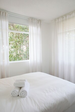 2 bedrooms, iron/ironing board, WiFi, bed sheets