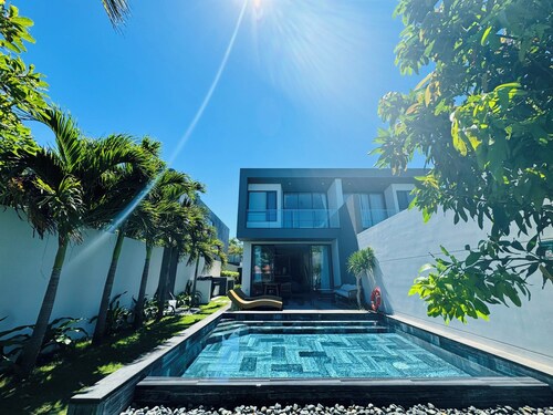 Luxury 3-Bedrooms Pool villa SANCYUARY HO TRAM resort,Cooking,BBQ & Pets allowed