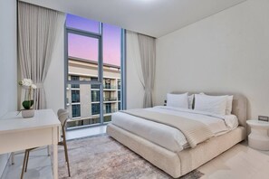 2 habitaciones, escritorio, tabla de planchar con plancha y wifi