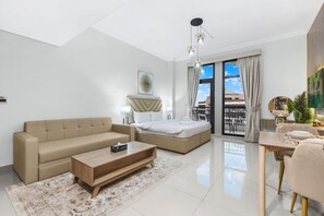 Desk, iron/ironing board, WiFi, bed sheets