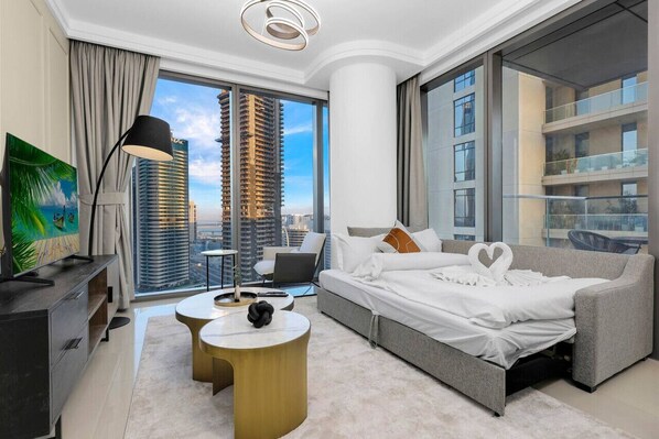 1 bedroom, desk, iron/ironing board, WiFi