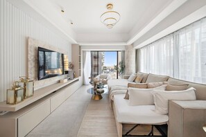 TV, video games - FIRST CLASS | 3BR | Lively Sanctuary (Dubai)