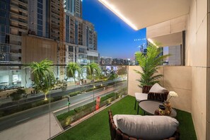 Terrace/patio - FIRST CLASS | 3BR | Lively Sanctuary (Dubai)