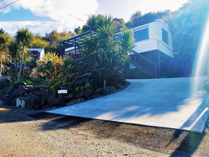 Property grounds - Waterfront weekend stay. Harbour view. (Pahi)