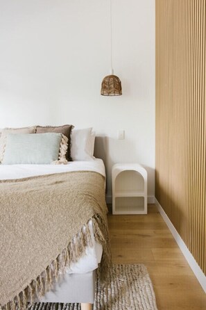 3 bedrooms, iron/ironing board, travel cot, free WiFi