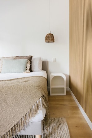 3 bedrooms, iron/ironing board, travel cot, free WiFi