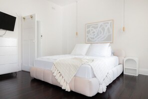 3 bedrooms, iron/ironing board, travel cot, free WiFi