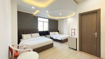 尊贵客房, 1 间卧室, 城市景观 | 1 多间卧室、迷你吧、客房内保险箱、熨斗/熨衣板