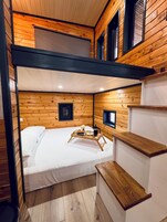 Bohemian Tiny Home Lake View | Minibar, decoración individual, escritorio y wifi gratis