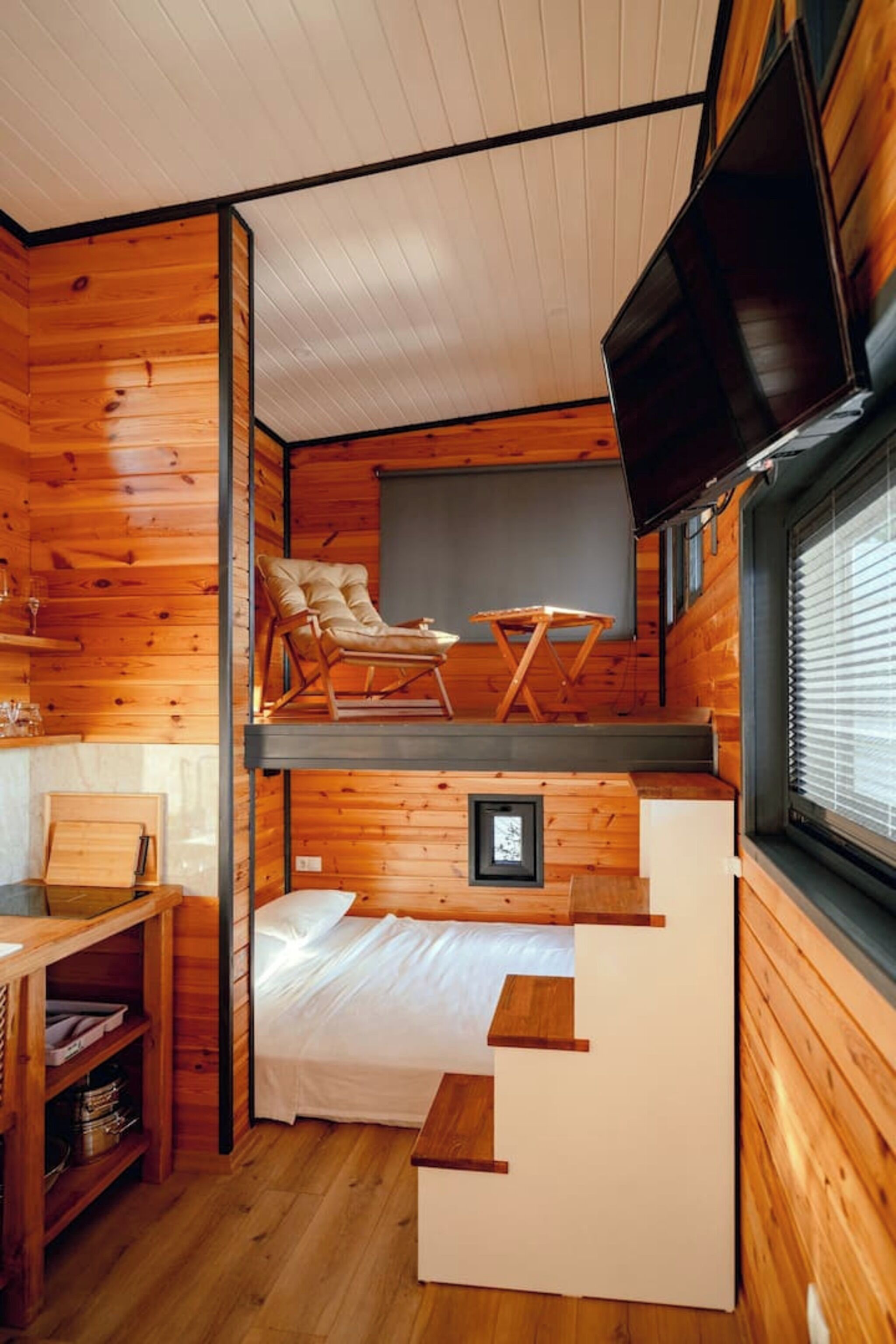 Minibar, escritorio, wifi gratis y decoración personalizada 